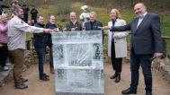 The symbolic tapping of the foundation stone for the Arctic exhibit complex, or rather the giant ice cube, was carried out by (from right) Bohuslav Svoboda, the Mayor of Prague; Jana Komrsková, Prague’s Deputy Mayor for the Environment; Miroslav Bobek, Prague Zoo’s Director; Lukáš Divoký, Prague Zoo’s Deputy for Investment; and Pavel Brandl, Curator of Mammals. Photo: Petr Hamerník, Prague Zoo