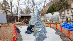 Model Ballovy pyramidy byl vytvořen na 3D tiskárně v měřítku 1 : 200, jeho výška je 2,8 metru. Skutečná pyramida je vysoká 562 metrů. Foto: Miroslav Bobek, Zoo Praha