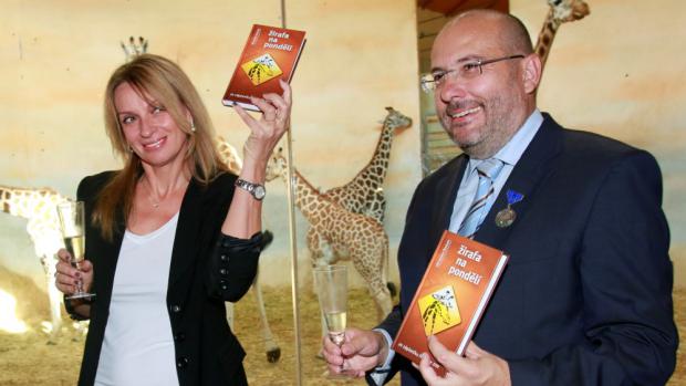 Křest knihy Miroslava Bobka proběhl v Africkém domě u příležitosti výroční slavnosti Zoo Praha a za účasti herečky Ivany Chýlkové, foto: NextFoto.cz