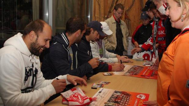 Autogramiáda HC Slavie r. 2010, foto: Jiří Trojánek