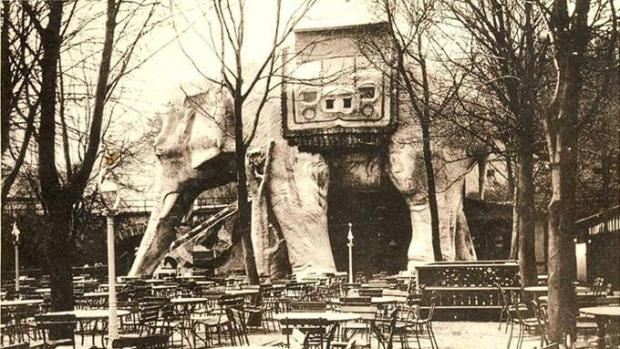 Zahradní velkorestaurace U Slona.