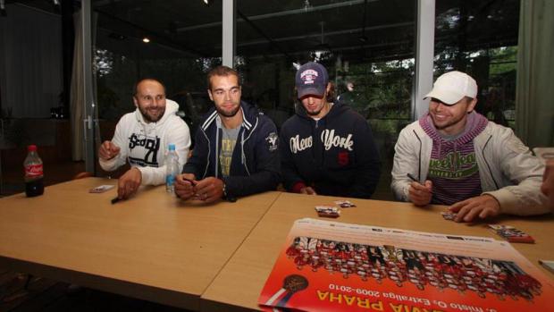 Autogramiáda r. 2010, zleva: Pavel Kolařík, Michal Vondrka, Juraj Štefanka a Tomáš Žižka. Foto: Jiří Trojánek, Zoo Praha