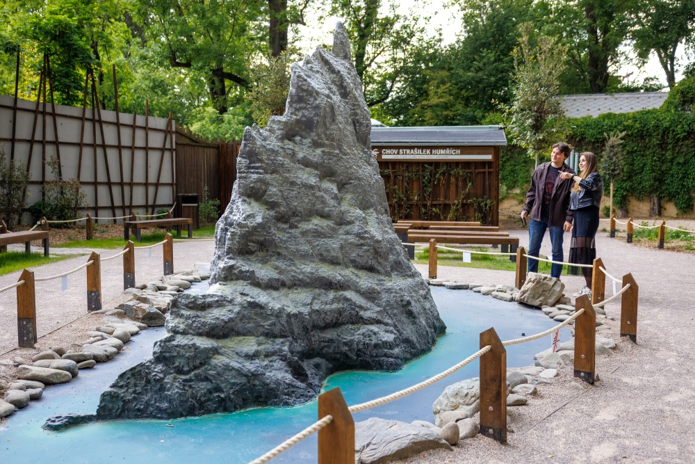 Hotový model Ballovy pyramidy v Zoo Praha. Foto Miroslav Bobek