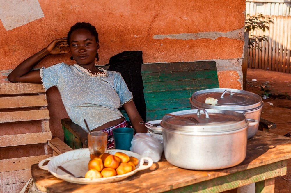 Pouliční prodej bushmeatu. Porce zhruba za 500 středoafrických franků (20 korun). Foto: Miroslav Bobek