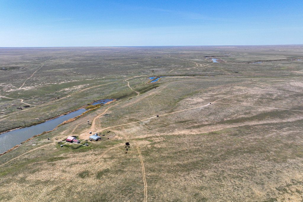 Letecký záběr krajiny v okolí reintrodukčního centra Alibi v Altyn Dala. Foto: Tomáš Hulík
