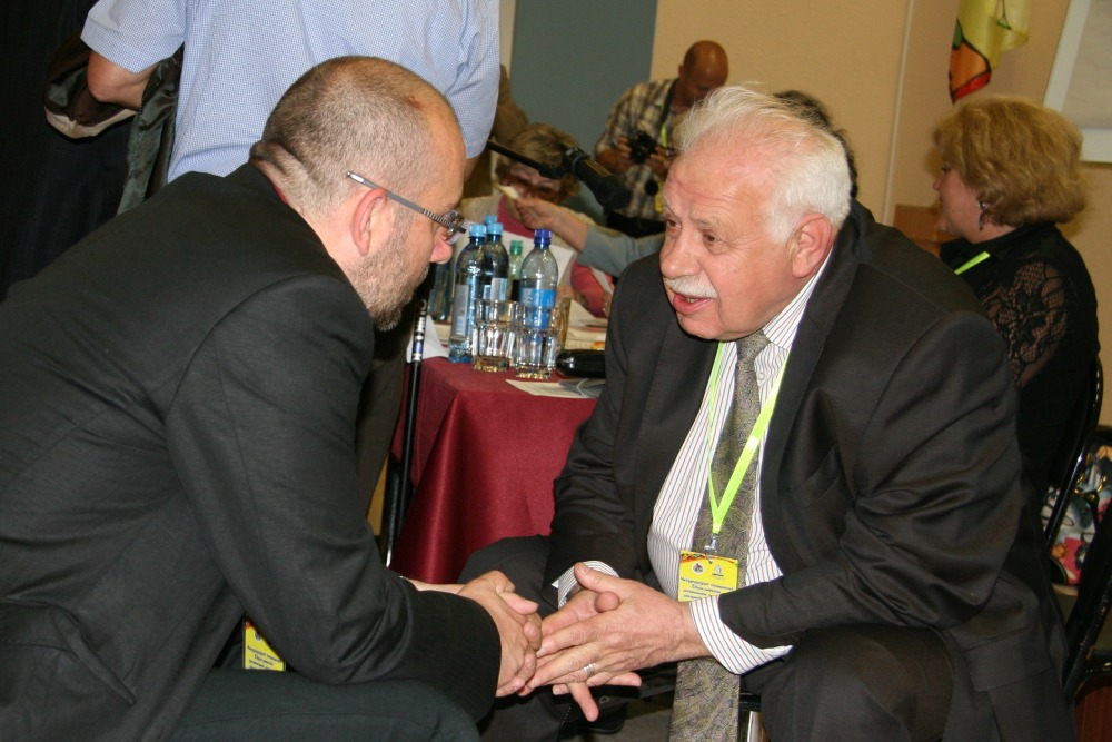 Ředitel Zoo Praha Miroslav Bobek a Vladimir Spicin na konferenci EARAZA v Izevsku roku 2010. Foto: Ivan Rehák, Zoo Praha