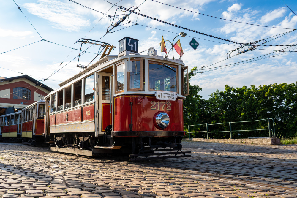 Předlohou dětské tramvajky se mohli zájemci svézt na lince 41, historický vůz vypravil Dopravní podnik hl. m. Prahy. Foto: Oliver Le Que, Zoo Praha