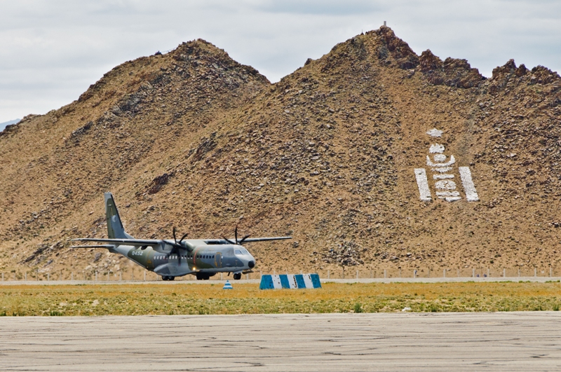 Přistání v mongolském Khovdu, foto (c) Jana Ptačinská Jirátová