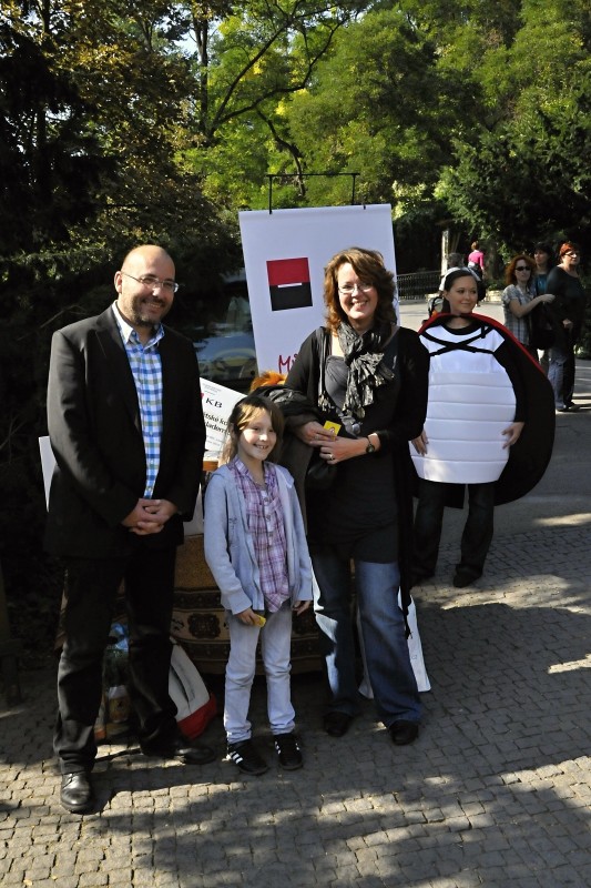 Jubilejní návštěvnice získaly mnoho darů od Zoo Praha a jejích partnerů. Foto: Jana Ptačinská Jirátová