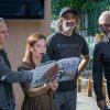 Janek Ledecký (vlevo) při příležitosti 94. výročí otevření Zoo Praha představil svou novou knihu Verše potrhlé 2, která je v prodeji v areálu pražské zoo. Na místě z ní úryvky přečetli herečka a zpěvačka Ivana Korolová a herec a režisér Jakub Kohák, 