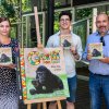 Nové vydání Gorilích pohádek pokřtili v Zoo Praha jejich autoři, Miroslav Bobek a Tereza Šefrnová, spolu s „pohádkovým“ hercem Markem Adamczykem. Foto Oliver Le Que, Zoo Praha