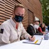 V rámci křtu proběhla i autogramiáda fotoknihy Ztichlá zoo. Na fotografii zleva – vrchní chovatel tučňáků a lachtanů Jakub Mezei, vrchní chovatel primátů Martin Vojáček a vrchní chovatelka vodních ptáků Aneta Kratochvílová. Autor Oliver Le Que, Zoo P