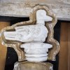 Holubice (nebo snad kachna), kterou drží Radegast na ruce, se u obou originálů poněkud lišila. Stejně tak je mírně odlišné zbarvení „radhošťského“ a „pražského“ originálu. Foto Miroslav Bobek