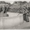 Fotografie Babyho a četníků z roku 1937. Jak víme, třetí zprava stojí zástupce velitele četnické stanice v Městci Králové Jindřich Pantoflíček.