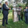 Jako pocta „válečnému“ řediteli, plukovníku Janu Vlasákovi, byla odhalena socha ledního medvíděte Sněhulky z dílny Kurta Gebauera. Foto: Petr Hamerník, Zoo Praha