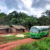 Projekt Toulavý autobus se orientuje se na osvětu mezi kamerunskými dětmi a na jejich vzdělávání s cílem omezit pytláctví v oblasti biosférické rezervace Dja. Foto Martina Matysová