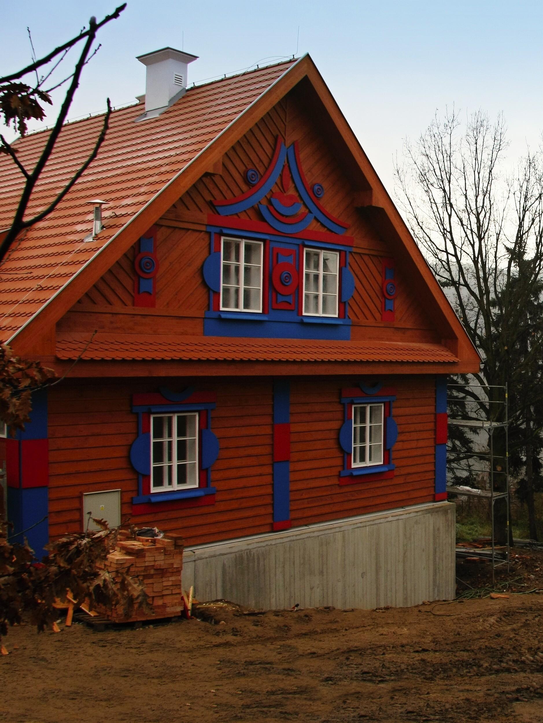 Gočárovy domy vyrůstají v zadní části areálu, foto (c) Jiří Trojánek